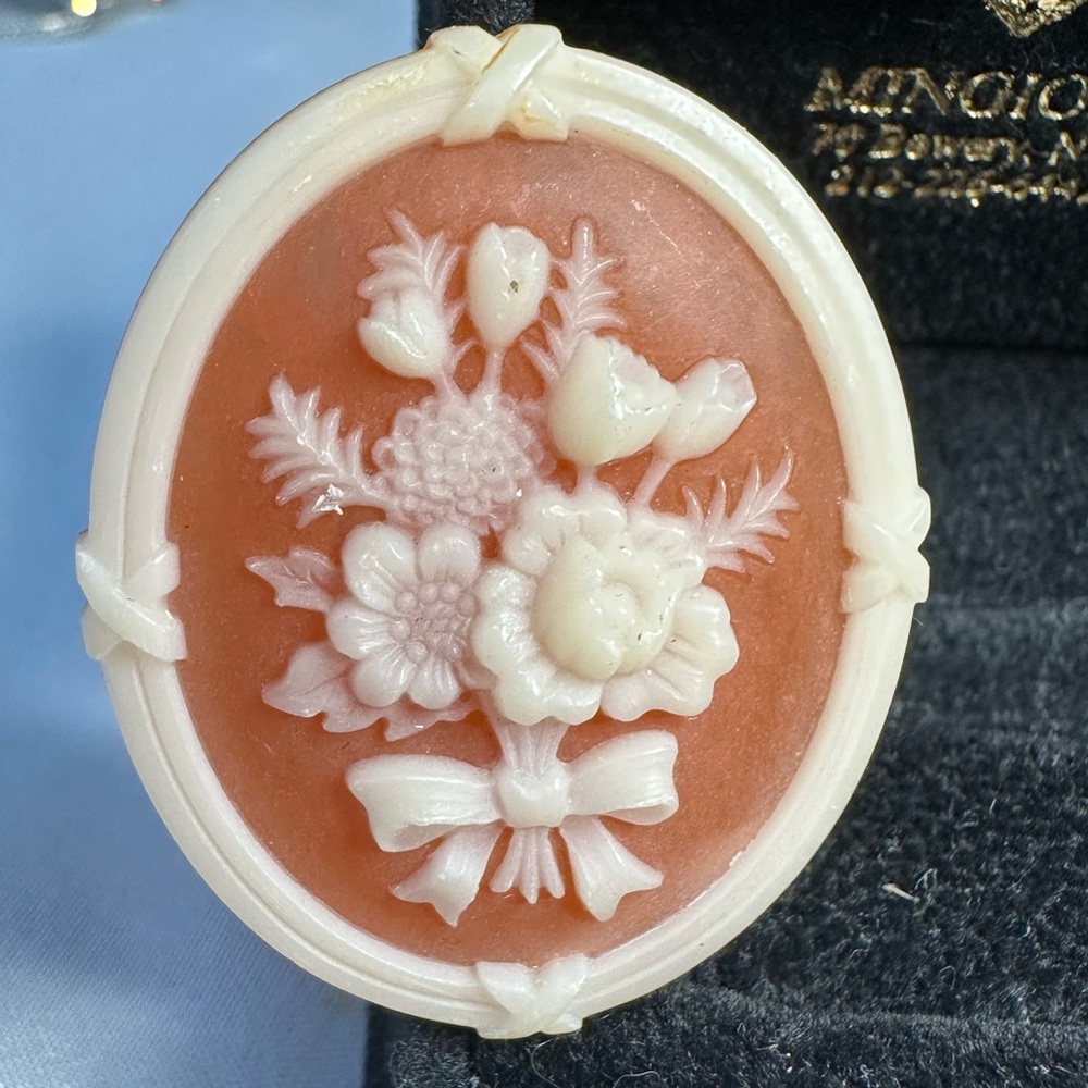 Vintage AVON molded cameo style brooch